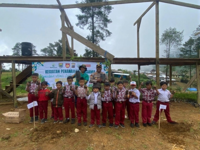 37274832-0092-4d67-afaa-1df8c90b7c23