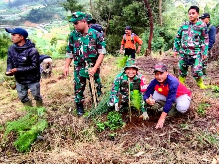 b4668583-8c36-4fcc-8d27-7b3a342dc951